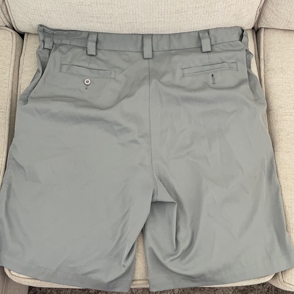 TGIF Tour.  Gray golf shorts.  Like new. - Picture 2 of 2